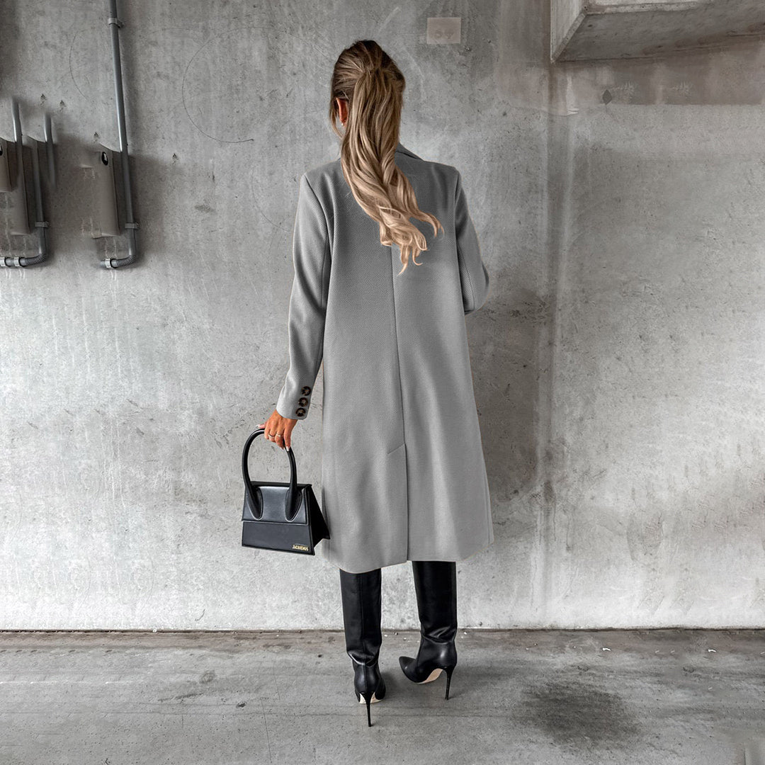 Elegant Double-Breasted Wool Coat with Pockets